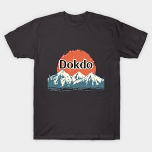 Dokdo Sunrise: Majestic Mountain Range Vintage Art T-Shirt